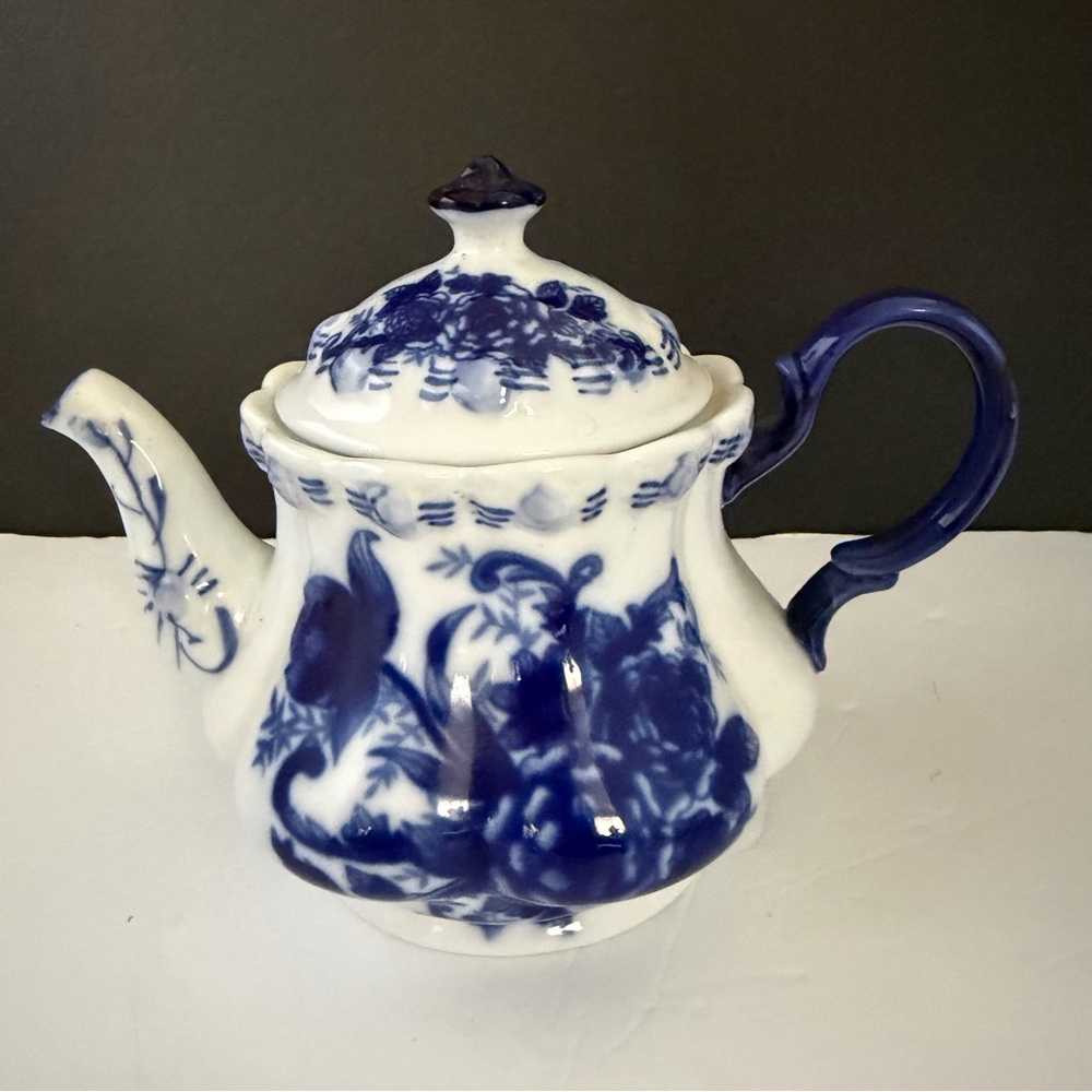 Blue & White Floral Ceramic Teapot - Picture 15 of 16